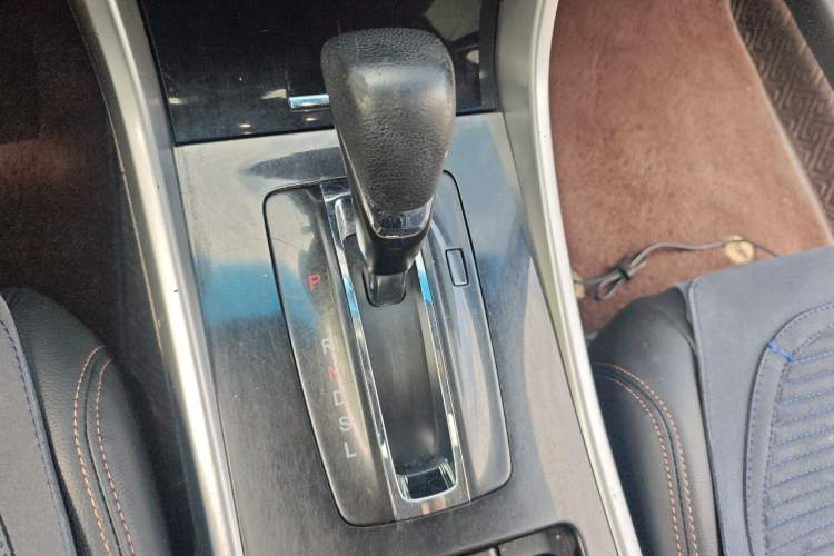 Used Honda Accord 2016 2.0L Comfort Edition Gear Lever