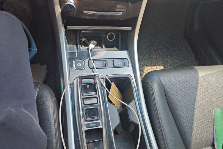 Used Honda Accord 2016 Hybrid 2.0L Sharp Edition Gear Lever