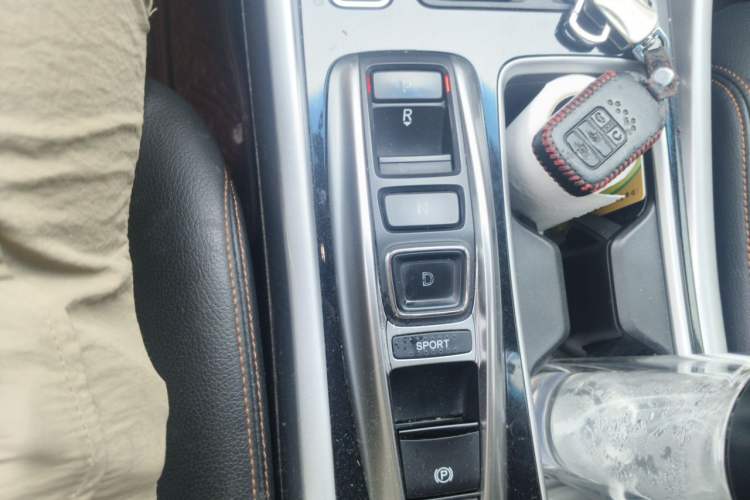 Used Honda Accord 2016 Hybrid 2.0L Sharp Edition Gear Lever