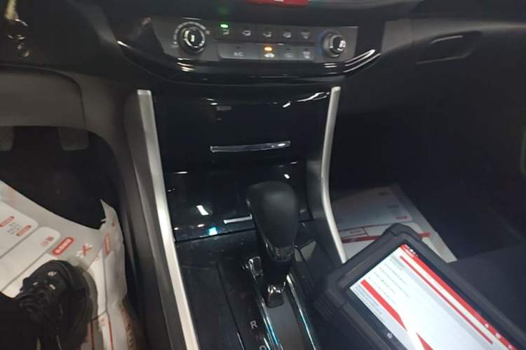 Used Honda Accord 2016 2.0L Comfort Edition Gear Lever