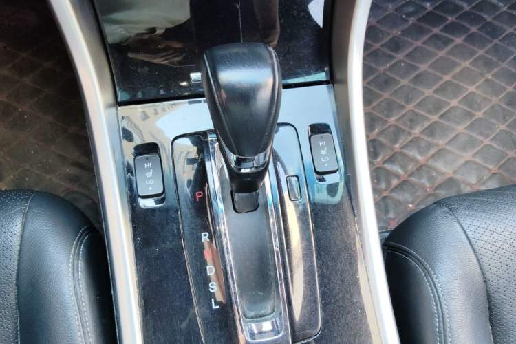 Used Honda Accord 2016 2.0L Elite Edition Gear Lever