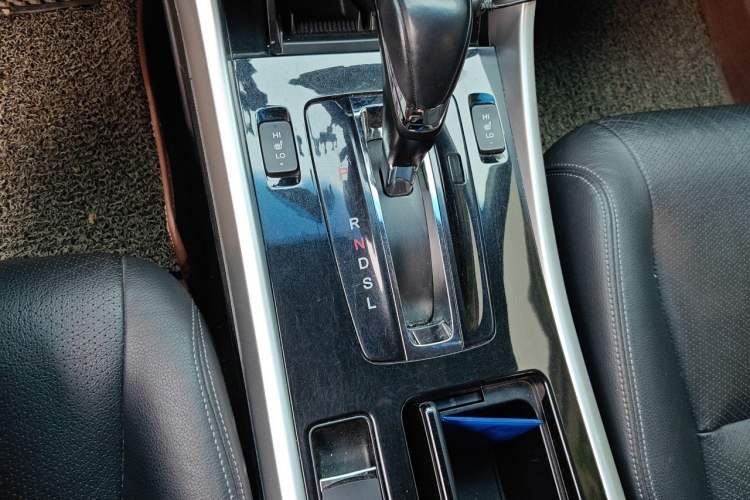 Used Honda Accord 2016 2.0L Elite Edition Gear Lever