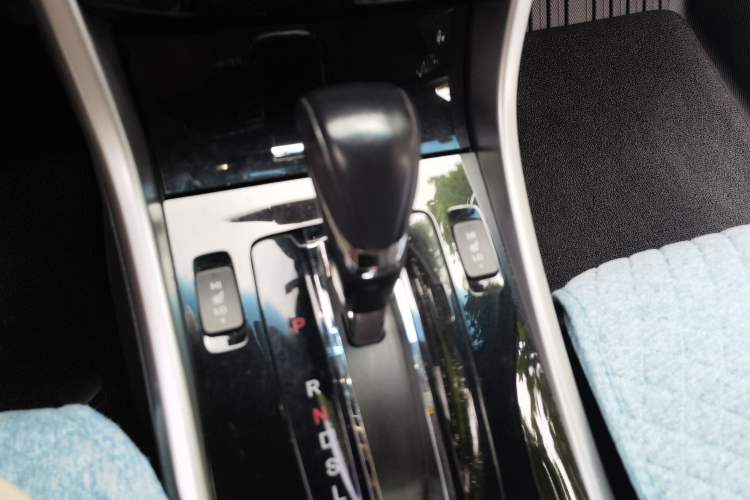 Used Honda Accord 2016 2.0L Elite Edition Gear Lever