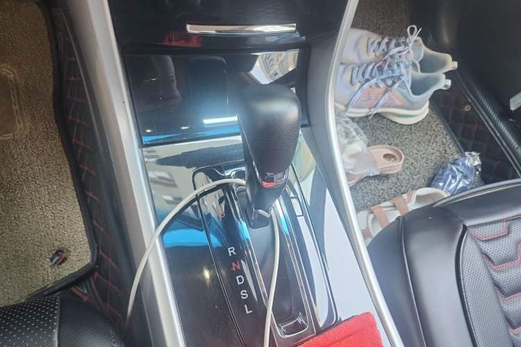 Used Honda Accord 2016 2.0L Comfort Edition Gear Lever