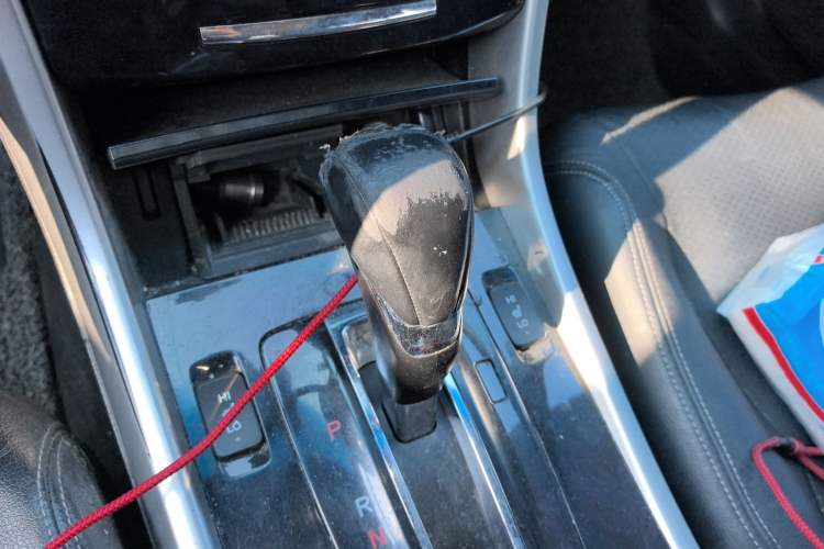 Used Honda Accord 2016 2.0L Elite Edition Gear Lever