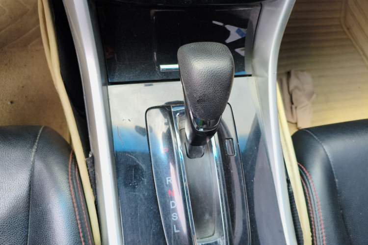 Used Honda Accord 2016 2.0L Comfort Edition Gear Lever