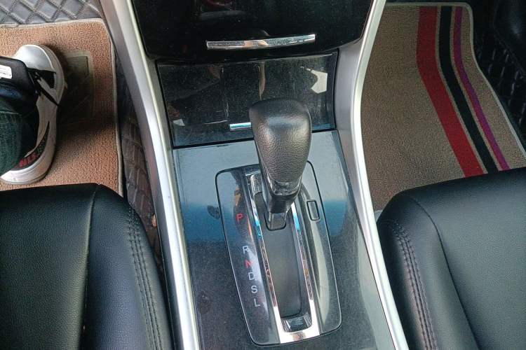 Used Honda Accord 2016 2.0L Comfort Edition Gear Lever