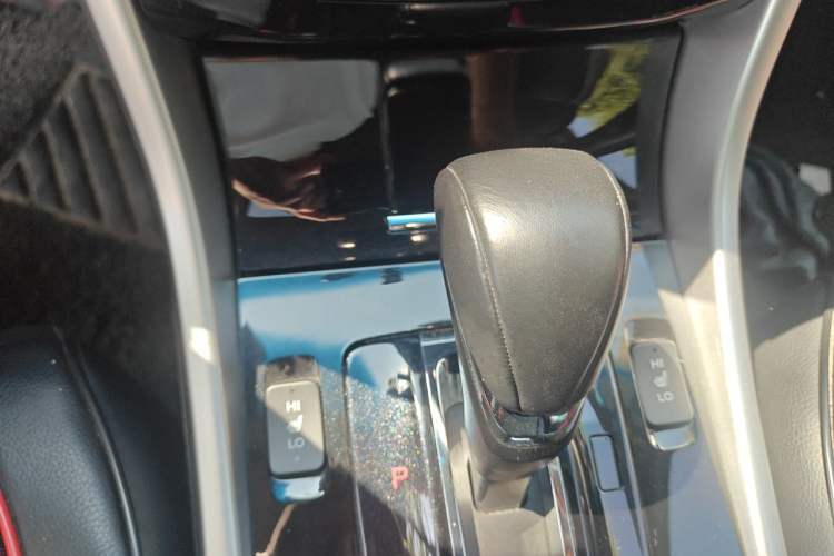 Used Honda Accord 2016 2.0L Elite Edition Gear Lever