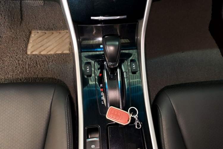 Used Honda Accord 2016 2.0L Elite Edition Gear Lever
