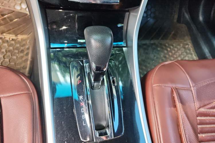 Used Honda Accord 2016 2.0L Comfort Edition Gear Lever