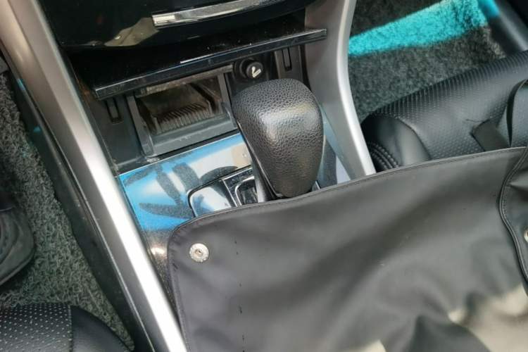 Used Honda Accord 2016 2.0L Comfort Edition Gear Lever