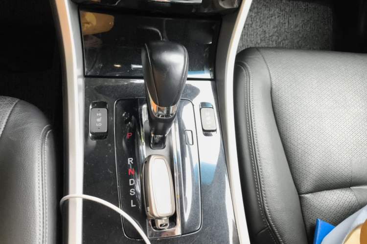Used Honda Accord 2016 2.0L Elite Edition Gear Lever