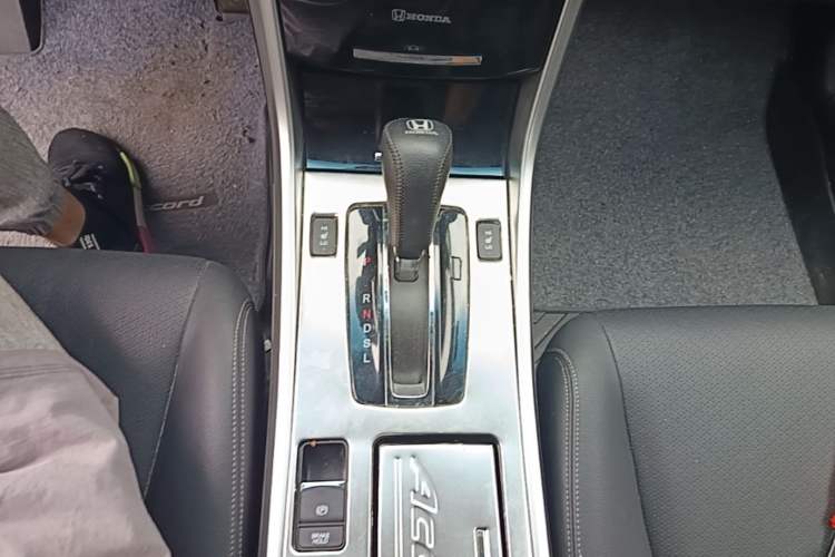 Used Honda Accord 2016 2.0L Elite Edition Gear Lever