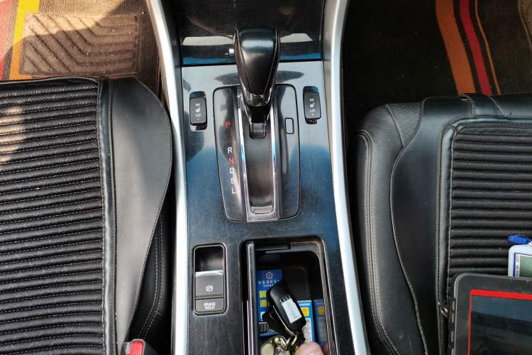 Used Honda Accord 2016 2.0L Elite Edition Gear Lever