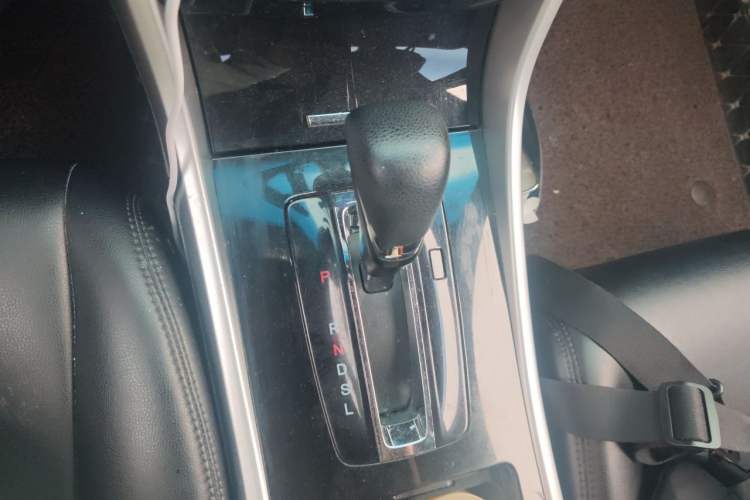 Used Honda Accord 2016 2.0L Comfort Edition Gear Lever