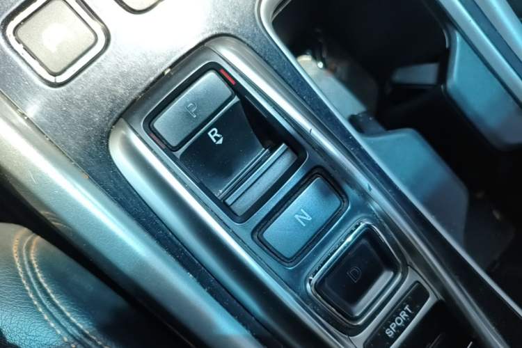 Used Honda Accord 2016 Hybrid 2.0L Sharp Edition Gear Lever