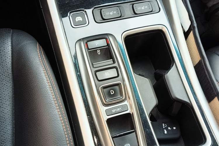 Used Honda Accord 2016 Hybrid 2.0L Sharp Edition Gear Lever