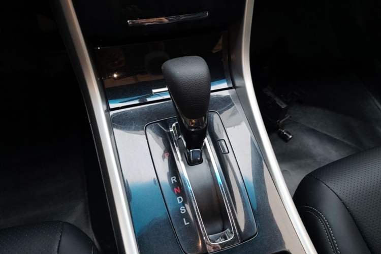 Used Honda Accord 2016 2.0L Comfort Edition Gear Lever