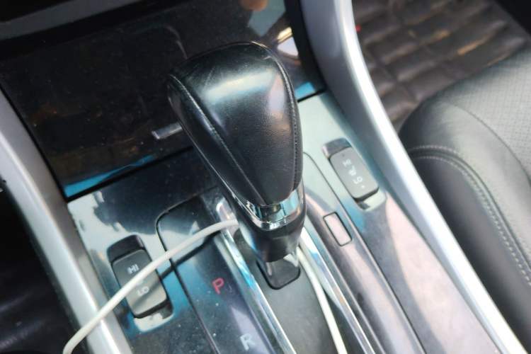 Used Honda Accord 2016 2.0L Elite Edition Gear Lever