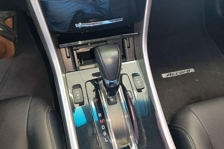 Used Honda Accord 2016 2.0L Elite Edition Gear Lever