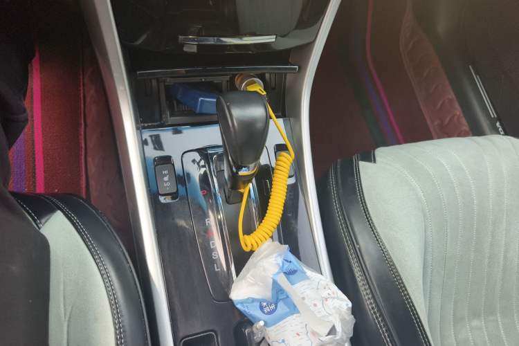 Used Honda Accord 2016 2.0L Elite Edition Gear Lever