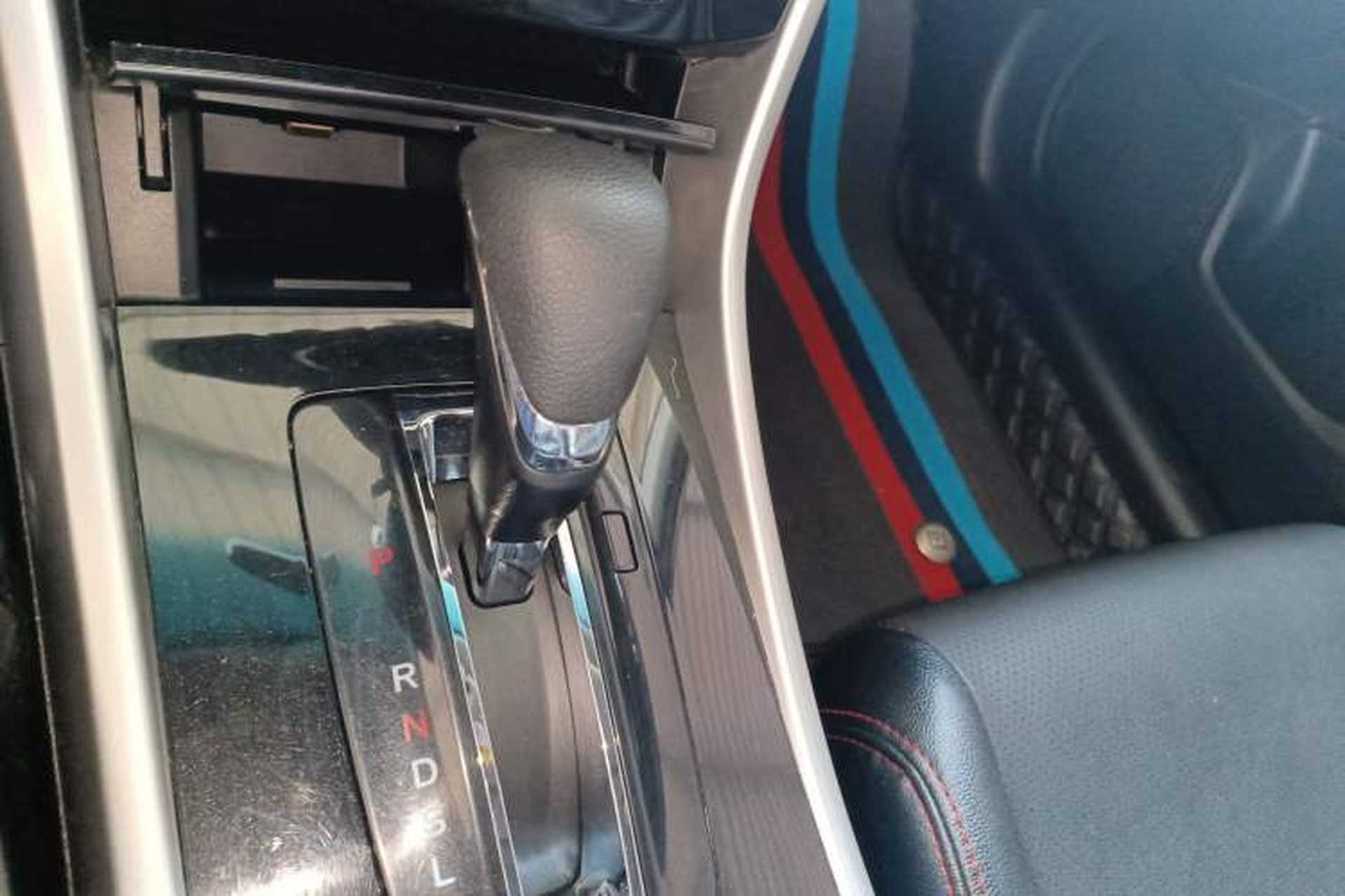 Used Honda Accord 2016 2.0L Comfort Edition Gear Lever