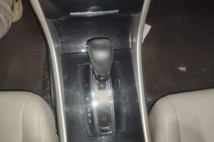 Used Honda Accord 2016 2.0L Comfort Edition Gear Lever