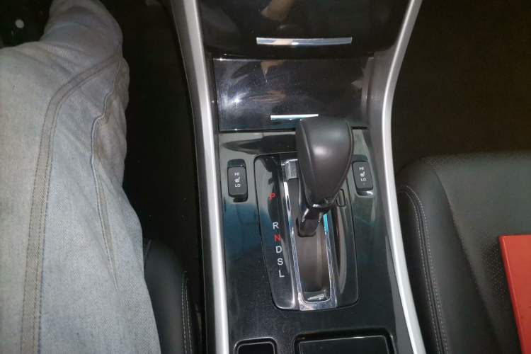 Used Honda Accord 2016 2.0L Elite Edition Gear Lever