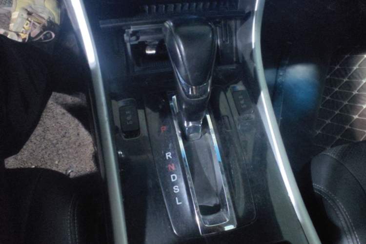 Used Honda Accord 2016 2.0L Elite Edition Gear Lever