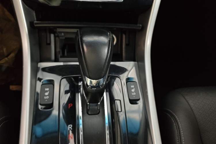 Used Honda Accord 2016 2.0L Elite Edition Gear Lever