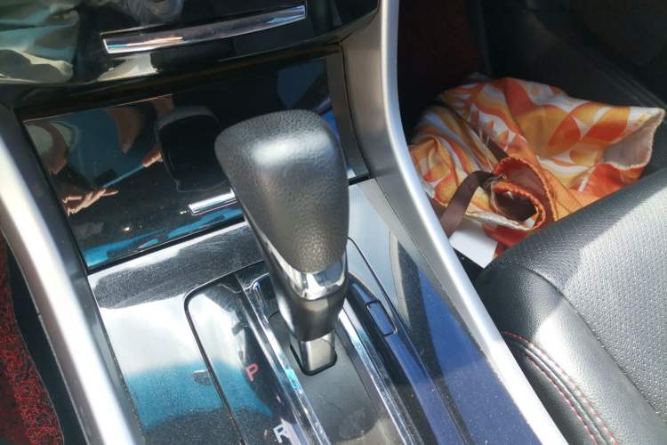 Used Honda Accord 2016 2.0L Comfort Edition Gear Lever