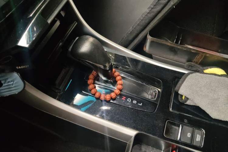 Used Honda Accord 2016 2.0L Comfort Edition Gear Lever