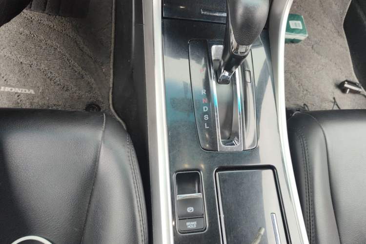 Used Honda Accord 2016 2.0L Comfort Edition Gear Lever