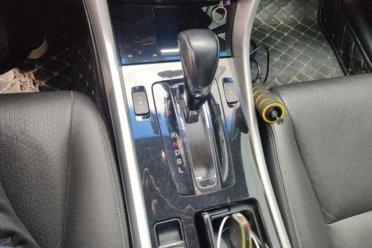 Used Honda Accord 2016 2.0L Elite Edition Gear Lever