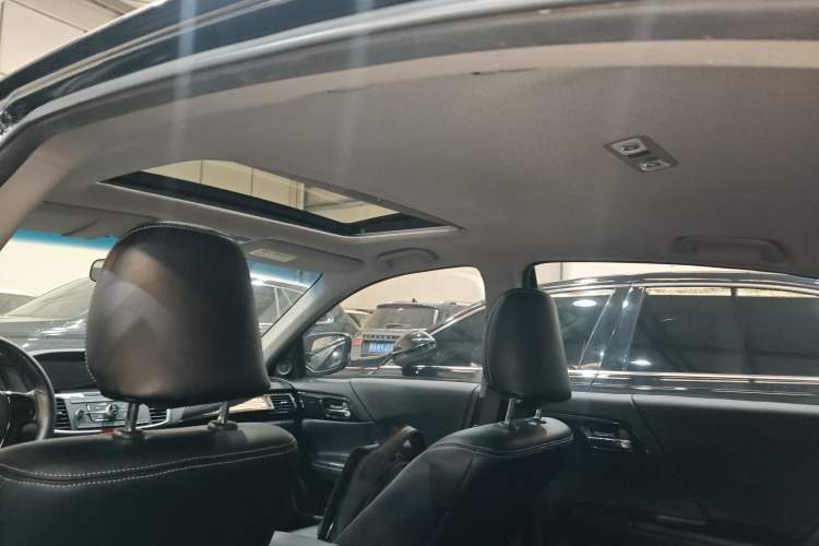 Used Honda Accord 2016 2.0L Comfort Edition Headliner