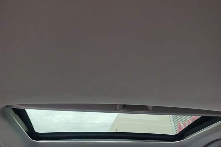 Used Honda Accord 2016 2.0L Comfort Edition Headliner