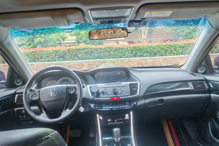Used Honda Accord 2016 2.0L Luxury Edition Headliner