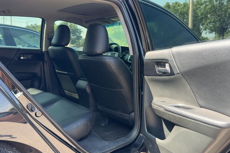 Used Honda Accord 2016 2.0L Comfort Edition Interior 1