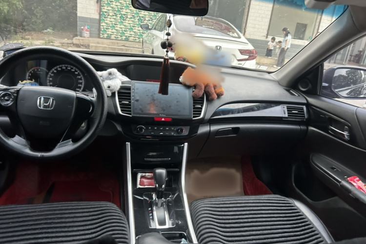 Used Honda Accord 2016 2.0L Comfort Edition Interior 1