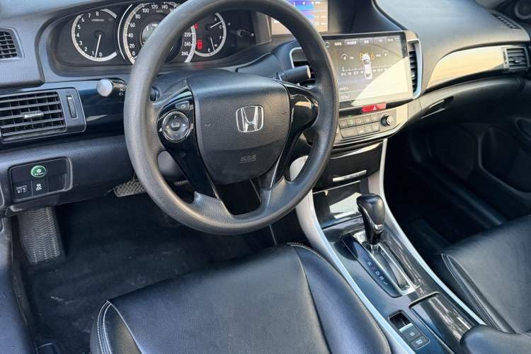 Used Honda Accord 2016 2.0L Comfort Edition Interior 1