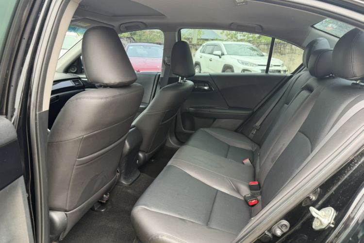Used Honda Accord 2016 2.0L Comfort Edition Interior 1