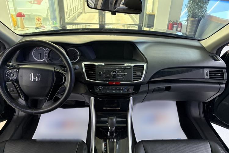 Used Honda Accord 2016 2.0L Comfort Edition Interior 1