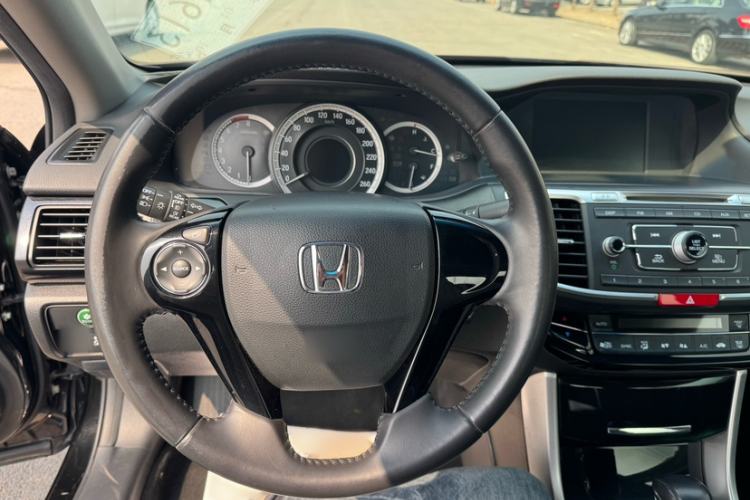 Used Honda Accord 2016 2.0L Elite Edition Interior 1