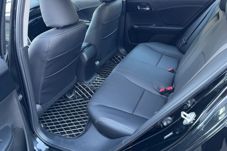 Used Honda Accord 2016 2.0L Comfort Edition Interior 2