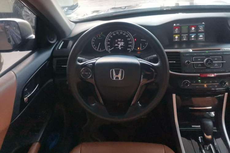 Used Honda Accord 2016 2.0L Comfort Edition Interior 2