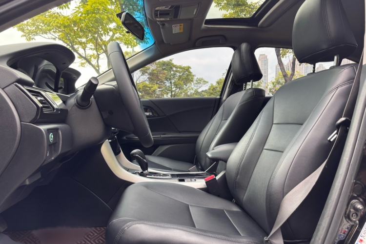 Used Honda Accord 2016 2.0L Elite Edition Interior 2