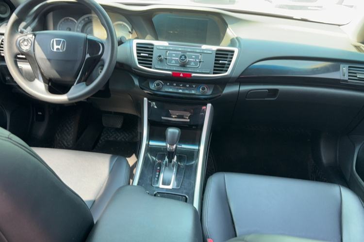 Used Honda Accord 2016 2.0L Comfort Edition Interior 2