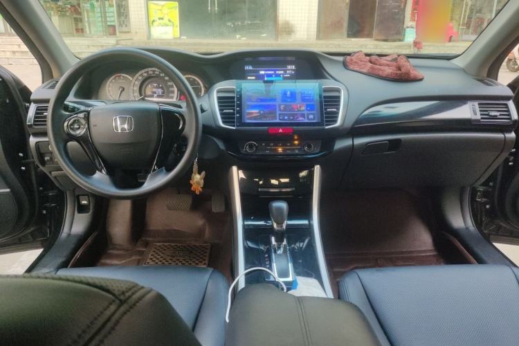 Used Honda Accord 2016 2.0L Comfort Edition Interior 2