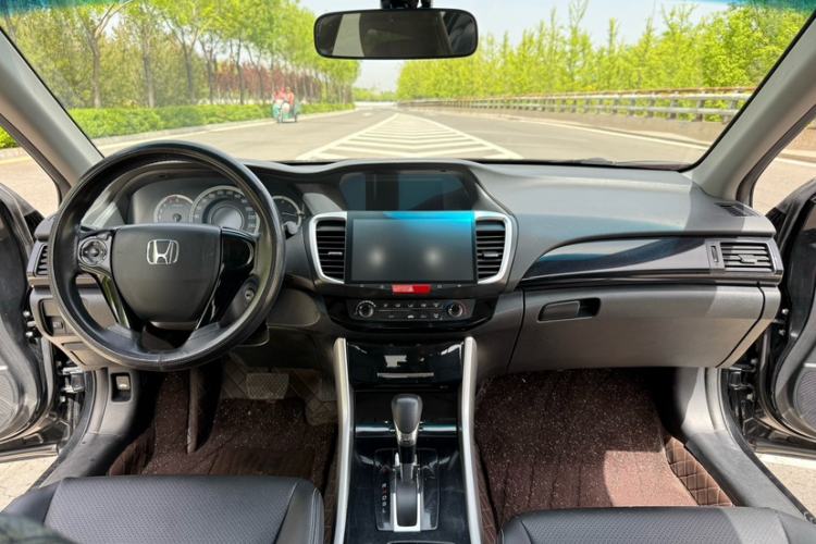 Used Honda Accord 2016 2.0L Comfort Edition Interior 2