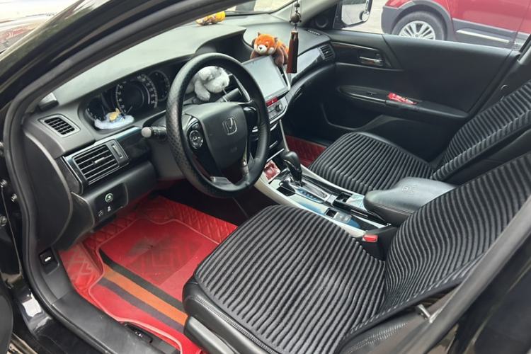 Used Honda Accord 2016 2.0L Comfort Edition Interior 2